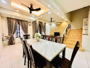 FamilyHaven at Presint 18 by Elitestay [5Rooms] Vacation rental in Putrajaya