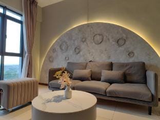 Near Airport|Sunset|High Floor|FreeParking|2BR5Pax Apartment in Kota Kinabalu