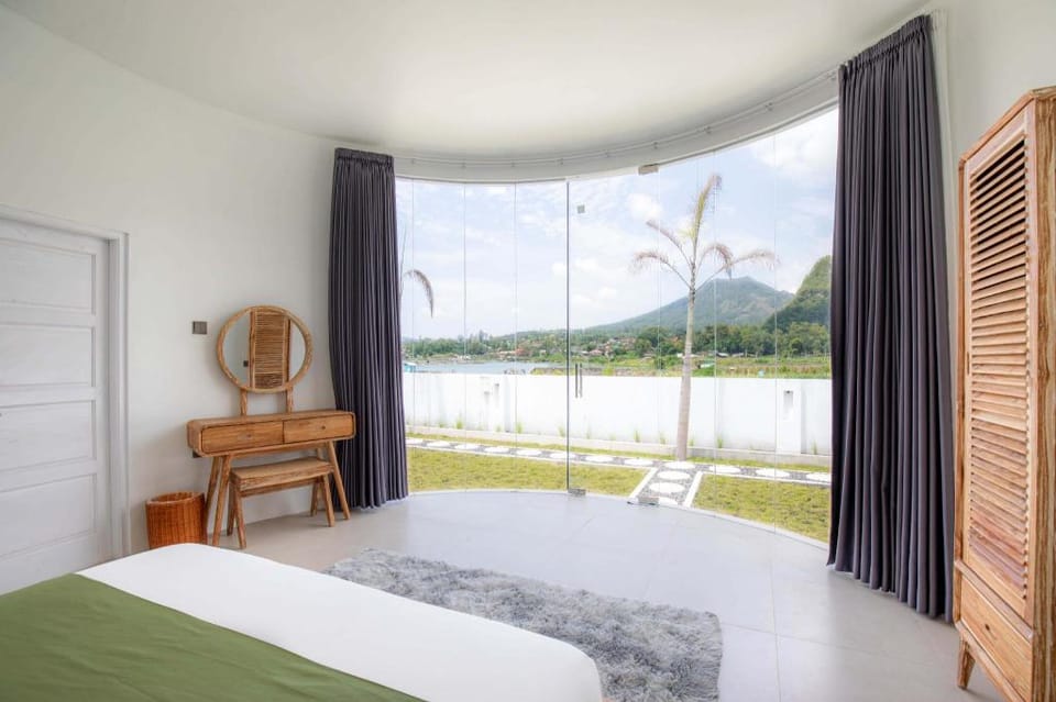 Intan Lake View Kintamani Hotel in Karangasem Regency