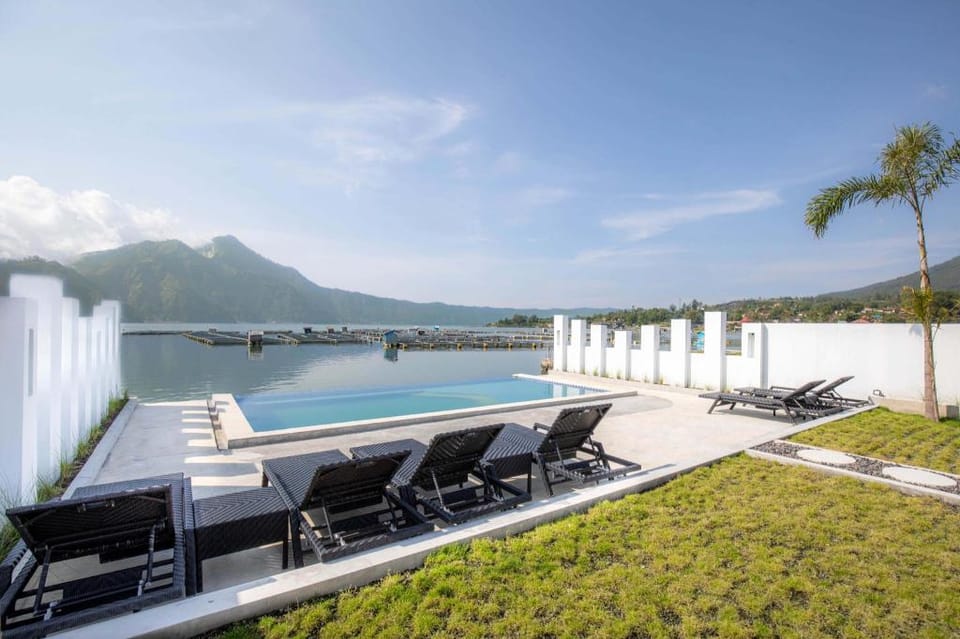 Intan Lake View Kintamani Hotel in Karangasem Regency