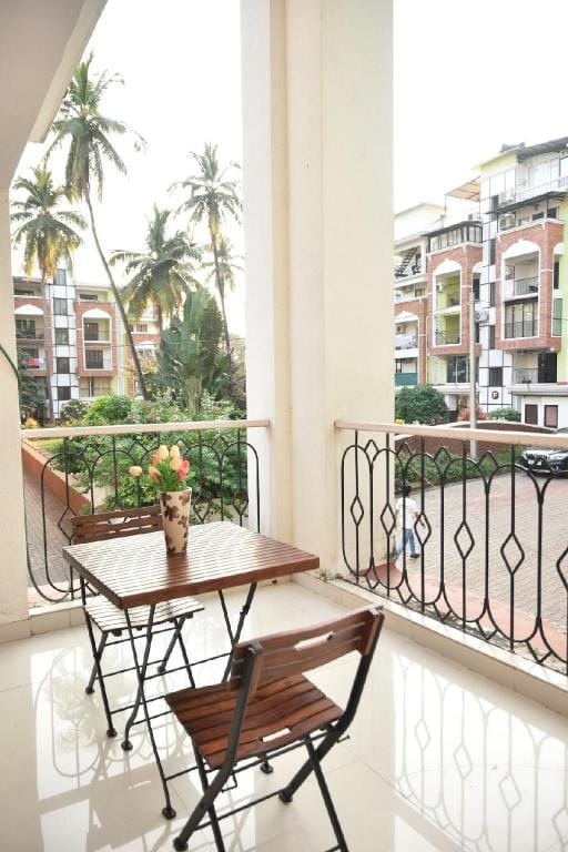 Casa Melora, 2bhk Ac apt in Candolim, Beachwalk Apartment in Goa, India
