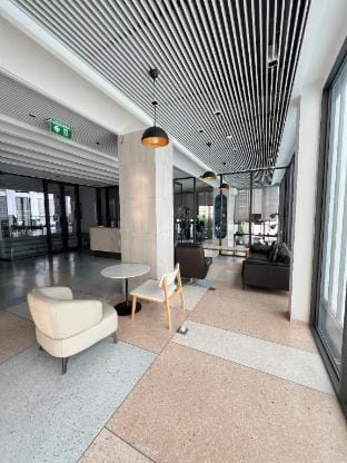 BTS 100米 精品公寓Ratchayothin 一層四戶雙電梯 Apartment in Bangkok