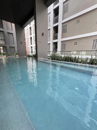 BTS 100米 精品公寓Ratchayothin 一層四戶雙電梯 Apartment in Bangkok