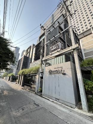 BTS 100米 精品公寓Ratchayothin 一層四戶雙電梯 Apartment in Bangkok