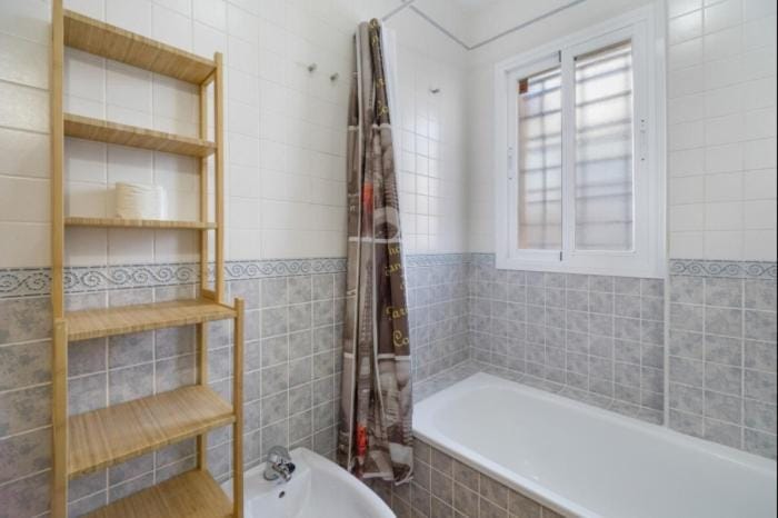 Esperanza free parking by Staycare Apartment in Rota