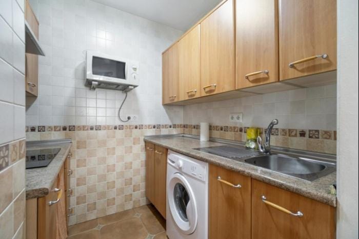 Esperanza free parking by Staycare Apartment in Rota