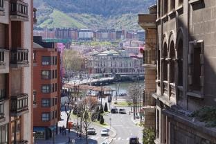 Monappart Cristo Historic Apartment with Parking Vacation rental in Bilbao