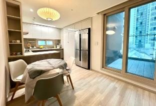 Park View 'Salon de Lune', 3 minutes on foot from the subway, dog-friendly! Apartment in Gyeonggi-do