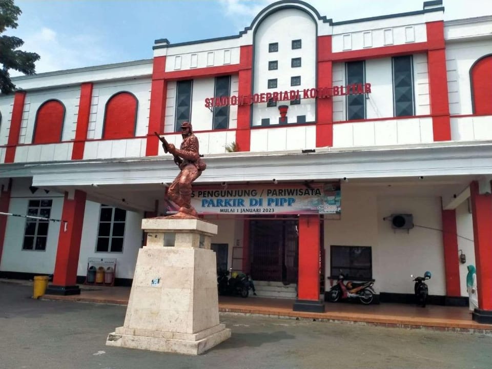 Home Stay Pak Ndan Dekat Masjid Ar-Rahman Hotel in East Java