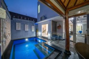 KUTA! 3 Bedroom Private Pool Villa on Jl Mataram Villa in Kuta