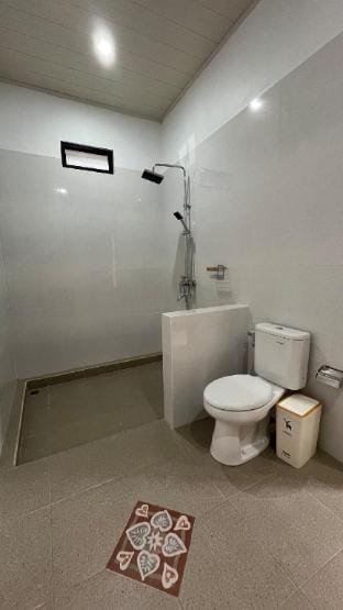 Hibiscus Suite - Dirga’s Guest House Vacation rental in Sukawati