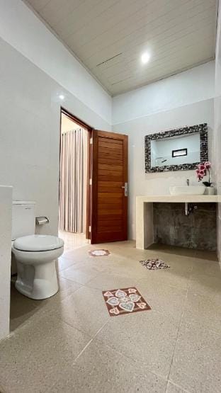 Hibiscus Suite - Dirga’s Guest House Vacation rental in Sukawati