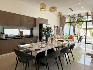 Malem Villa 5Bedrooms near Han River My Khe Beach Villa in Da Nang