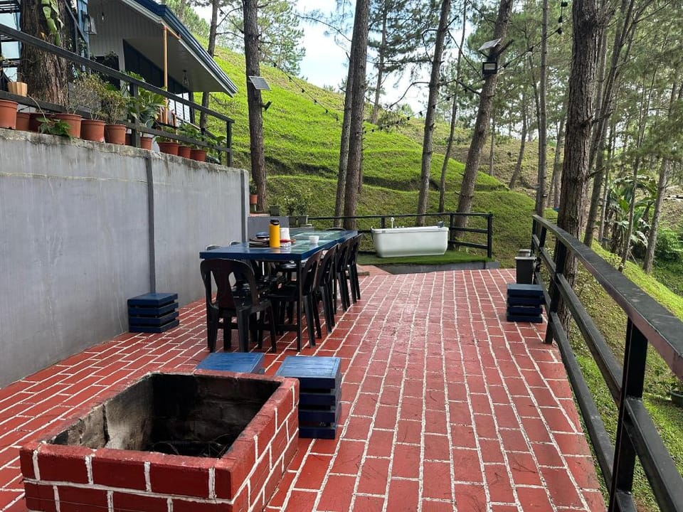 Simones Bluehouse in the Mountain Hotel in Northern Mindanao