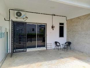 Arissa Homestay Tangkak Vacation rental in Johor