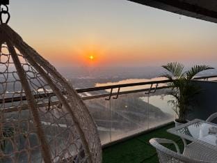 Oasis 39th floor by Royal Retreat Suites Apartment in Noida
