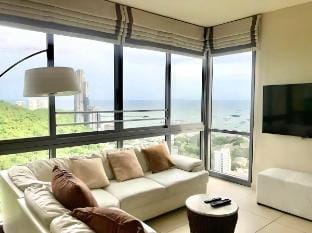 High Floor Sea View - Best in Pattaya Vacation rental in Pattaya City