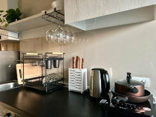 Stunning River-View Condo @ BTS Chang Erawan Vacation rental in Bangkok