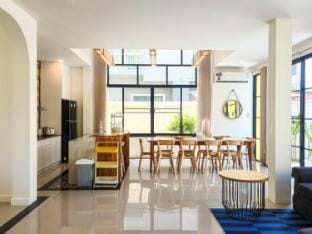 6 Bedroom Pool Villa near CIty/Airport Villa in Chiang Mai