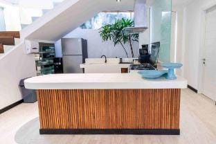 Charming 8-BR Private Pool Villa -Great Location Villa in North Kuta