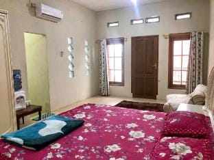 Grania Homestay Syariah 2 - Executive Room Apartment in West Java