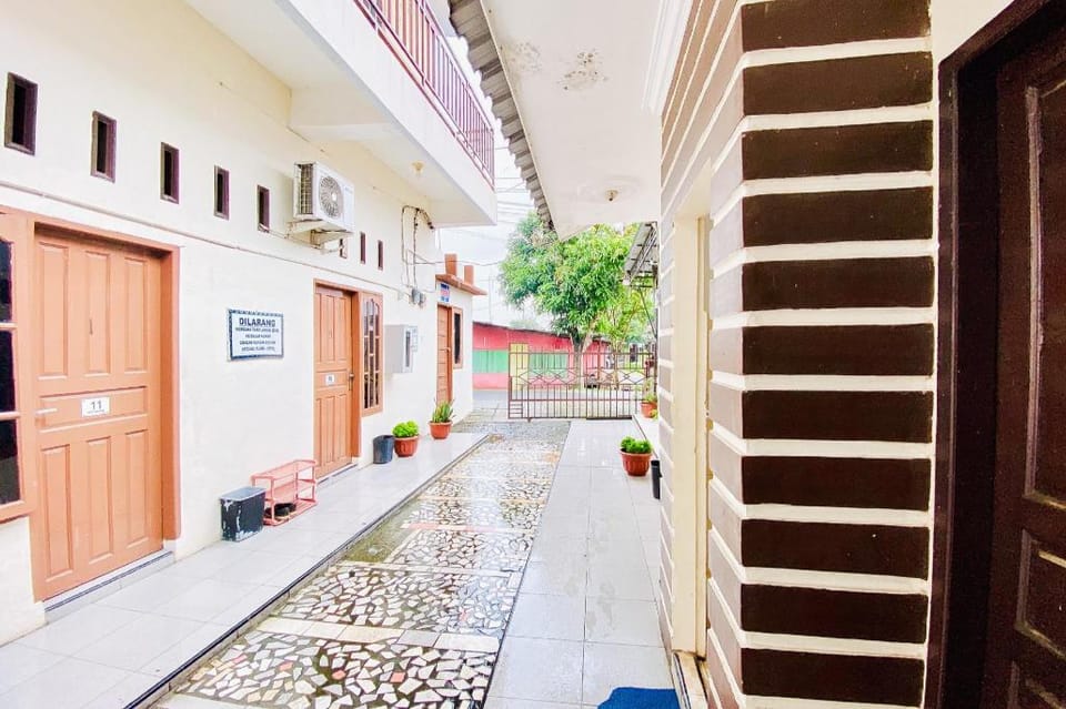 RedDoorz Syariah @ Sipayung Homestay Hotel in Indonesia