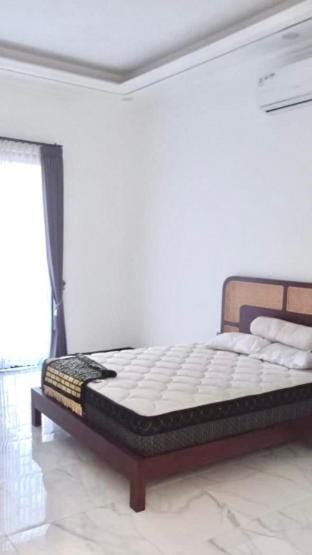 Rumah 5KT Sby Brt dkt Kidzania Vacation rental in Surabaya