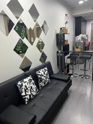 Happy Hideout w/ Balcony & City View in Pasay Area Apartment in Pasay