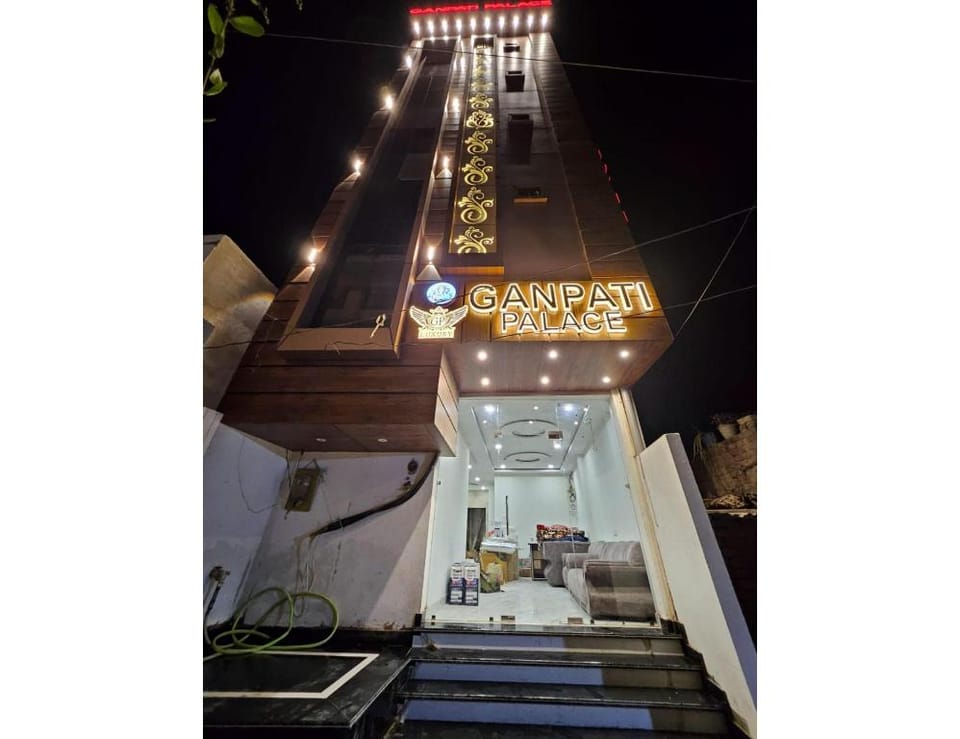 Hotel Ganpati Palace Hotel in Varanasi