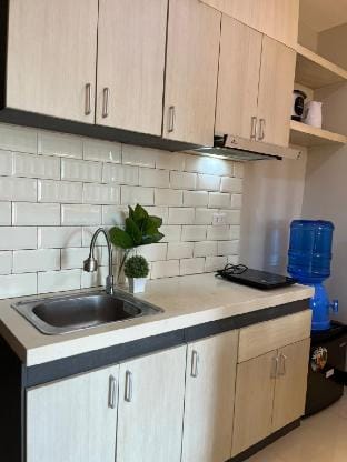 Cozy Condo for staycation near Cebu Airport Apartment in Lapu-Lapu City