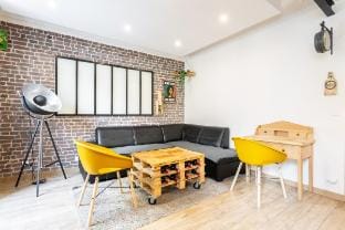 Charming one-of-a-kind apartment. Vacation rental in Île-de-France