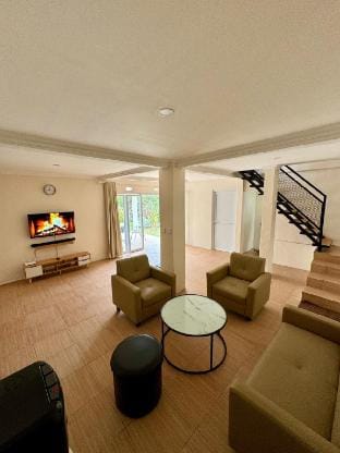 Cozy Room 2 - Garden & Riverview , Shared Bathroom Villa in Cisarua