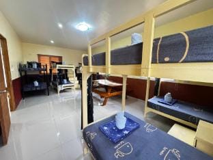 Galaxy Barkada room  good for maximum 10 persons Vacation rental in Central Visayas