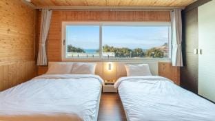 Yeosu La Rosa Private Pool Villa Pension Bed and Breakfast in South Korea