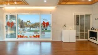 Yeosu La Rosa Private Pool Villa Pension Bed and Breakfast in South Korea