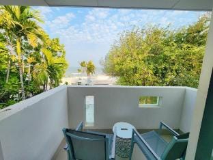 BBG Beachfront poolvilla 9BR close to Huahin city Vacation rental in Hua Hin District