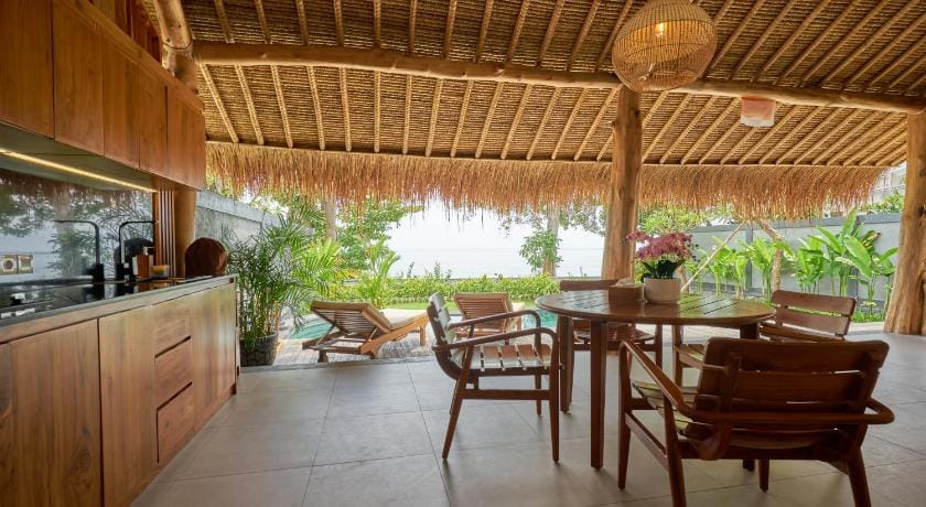 Ayunan Beach Villas Hotel in Abang