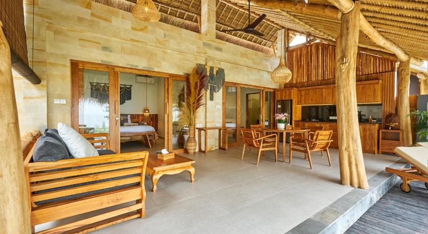 Ayunan Beach Villas Hotel in Abang