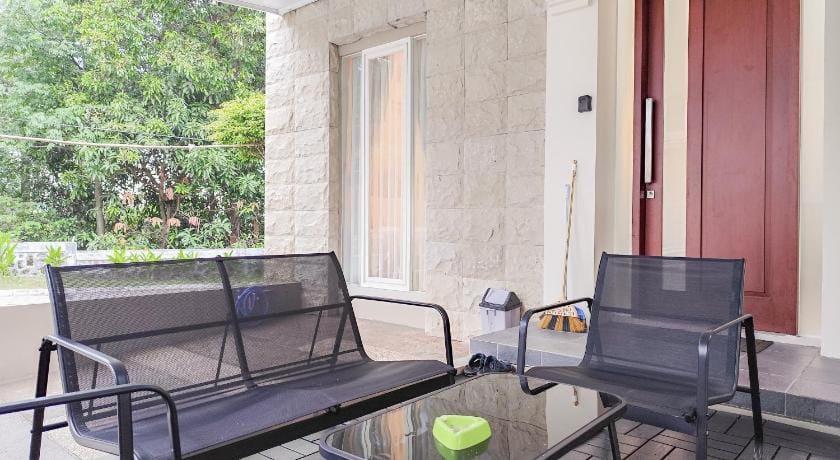 Luxury House 2BR by SleepHouse  Hotel in West Java
