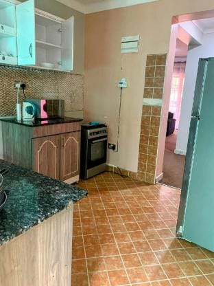 3BR, 500m to Source of the Nile with A/C & Gardens Apartment in Uganda