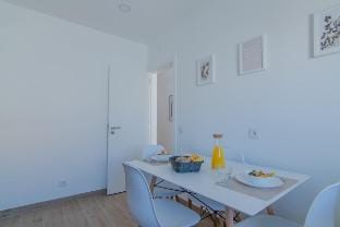 Stylish T2 w/ Private Pool, Central Albufeira Vacation rental in Albufeira