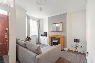 Cozy Haven - 2 Bedroom House Vacation rental in Manchester