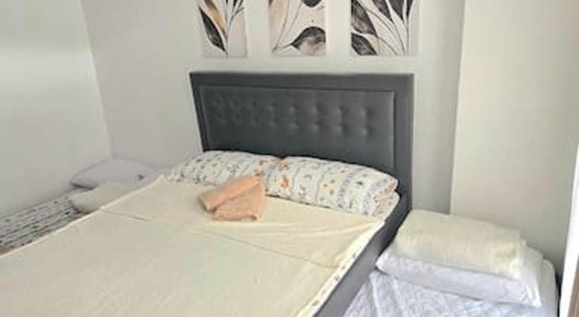Megatower 3 Unit 4F31 Baguio Condo Transient by Dei Gratia Apartment in Baguio