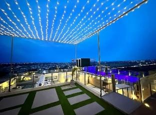 Skyluxe Designer Suite + Rooftop Pool Self Checkin Apartment in Islamabad
