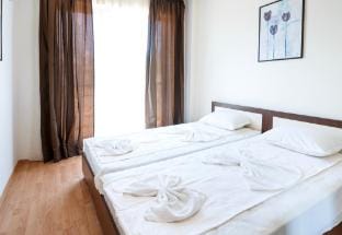 Seaside 1 BR Apartment with balcony, max 4 Guests Apartment in Sunny Beach