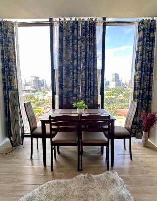 Cozy whole unit at Central near IT Park and Ayala Apartment in Lapu-Lapu City