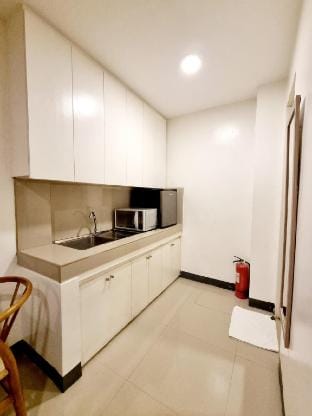 Flat 35, Unit 1C Vacation rental in Las Pinas