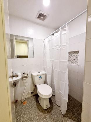 Flat 35, Unit 1C Vacation rental in Las Pinas