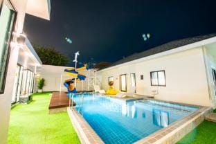 LITTLE HUG POOL VILLA Pattaya Vacation rental in Chon Buri Changwat