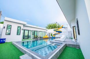 LITTLE HUG POOL VILLA Pattaya Vacation rental in Chon Buri Changwat